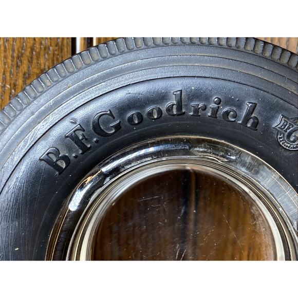 Vtg BF Goodrich Silvertown 6.00 - 16 Tire Smoking Glass Ashtray Bar Garage Decor - Picture 2 of 10